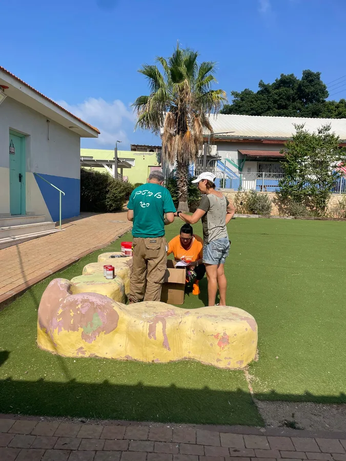 חוויה ארגונית - עובדים נהנים מפעילות גיבוש